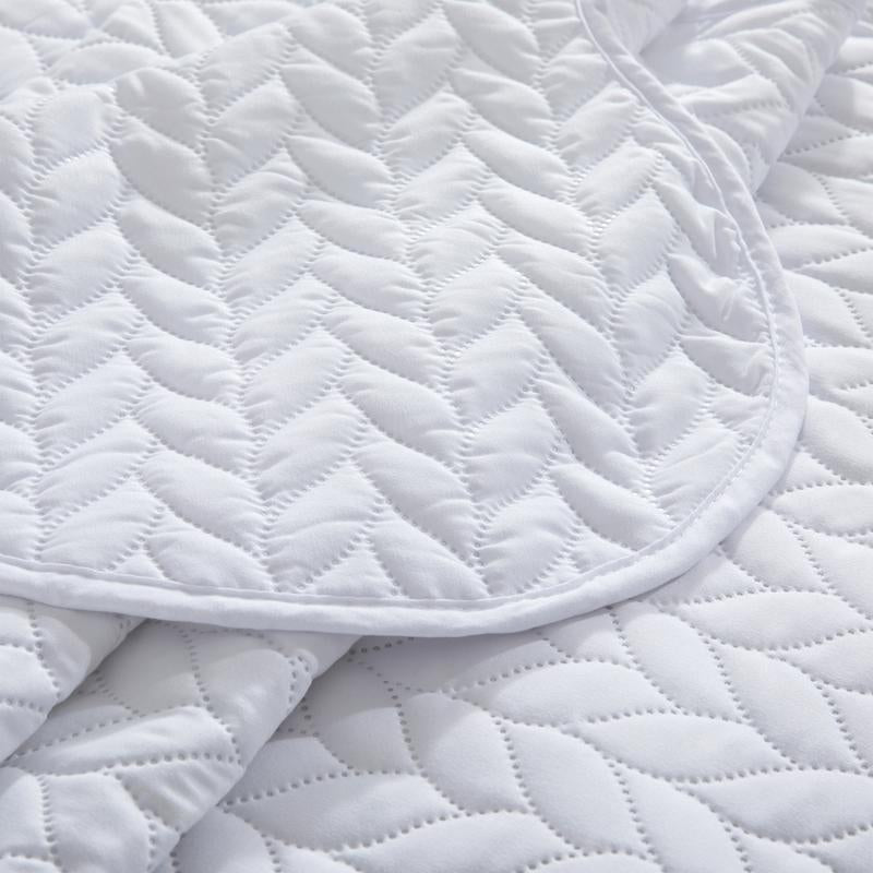 Imperial Homeware 3 Pcs Quilt Bedding Set Reversible Microfiber Coverlet with Pillow Shams for Summer - Lightweight Design Embossed Quilt Bedspread Smooth and Skin Friendly Twin Size ( Include 1 Pillow Sham ) Queen King Size