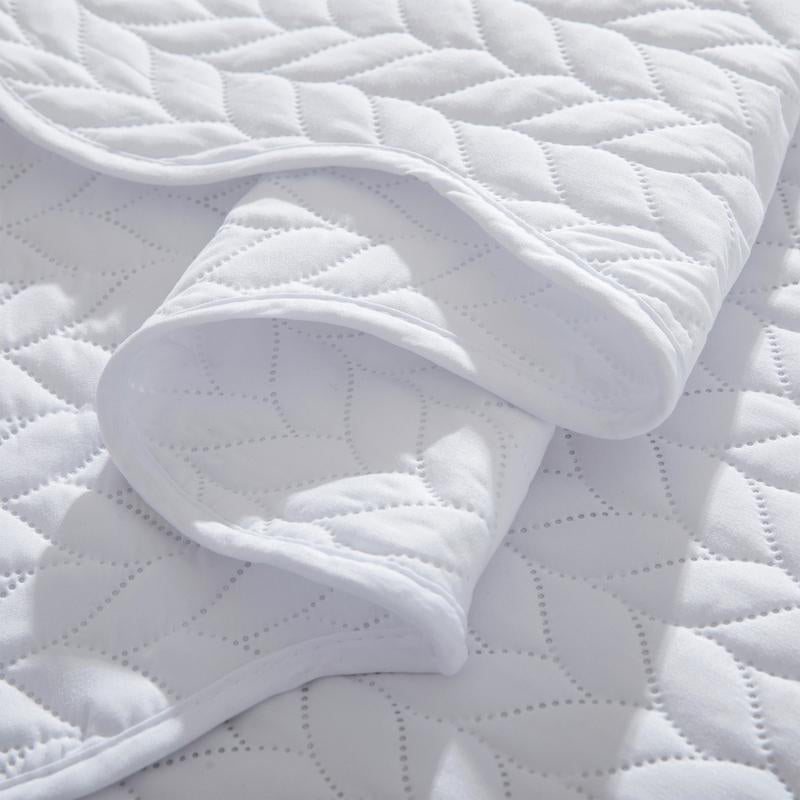 Imperial Homeware 3 Pcs Quilt Bedding Set Reversible Microfiber Coverlet with Pillow Shams for Summer - Lightweight Design Embossed Quilt Bedspread Smooth and Skin Friendly Twin Size ( Include 1 Pillow Sham ) Queen King Size